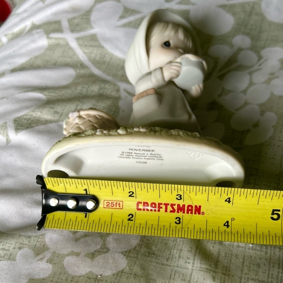 VTG Porcelain Enesco Precious Moments November Month Motif Holding Pie Art Decor - Picture 11 of 13